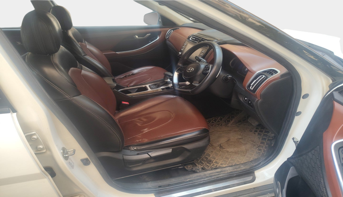 2022 Hyundai ALCAZAR PRESTIGE(O) EXE 1.5 AT 7STR, Diesel, Automatic, 1,35,876 km, interior