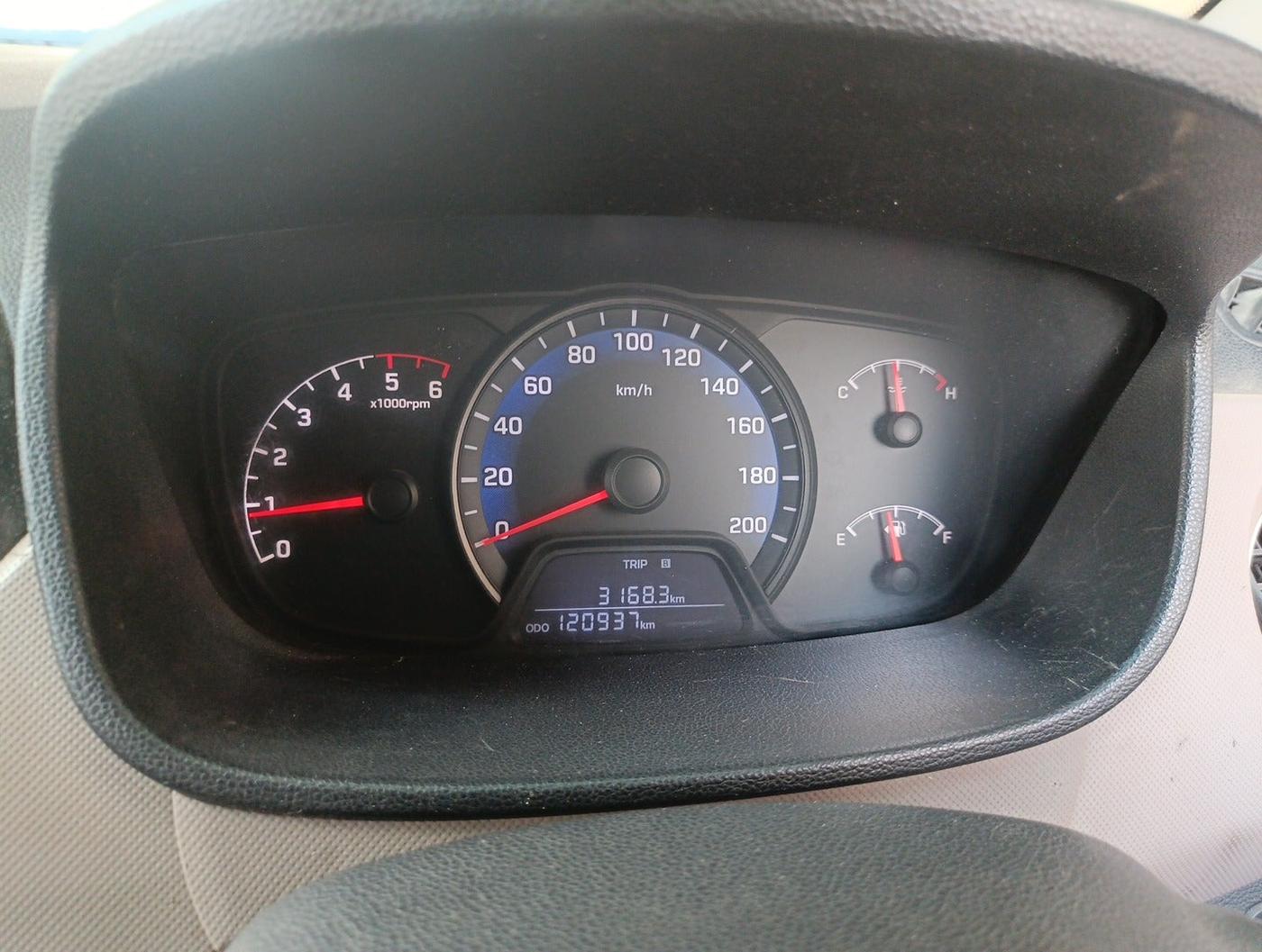 2015 Hyundai Xcent S 1.1 CRDI, Diesel, Manual, 1,22,000 km, interior