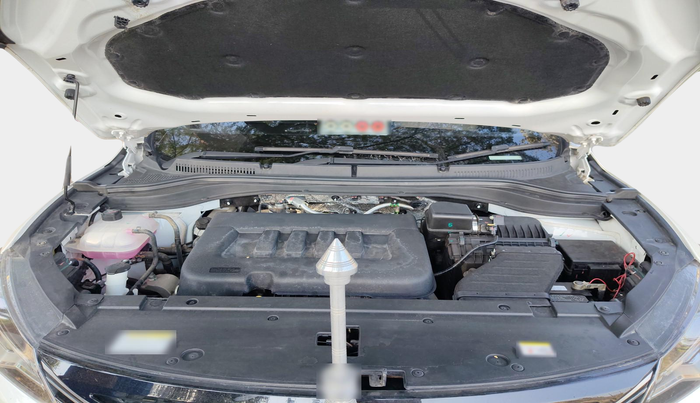 2025 Mahindra XUV700 AX7 Luxury Pack Diesel AT 7 STR, Diesel, Automatic, 5,818 km, exterior