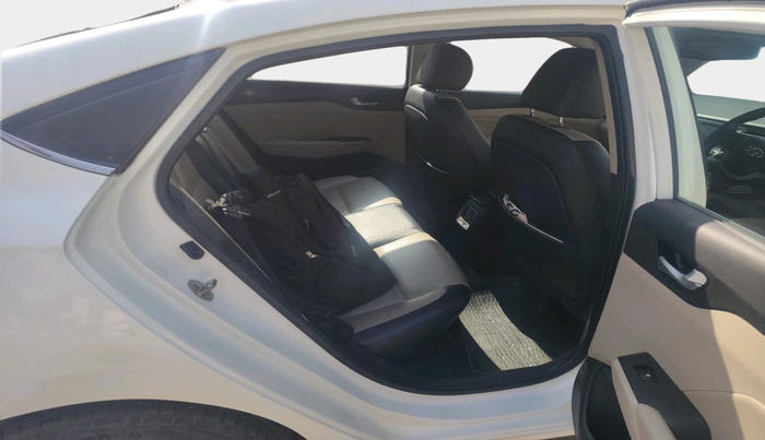 2017 Hyundai Verna 1.6 VTVT SX O, Petrol, Manual, 79,346 km, interior