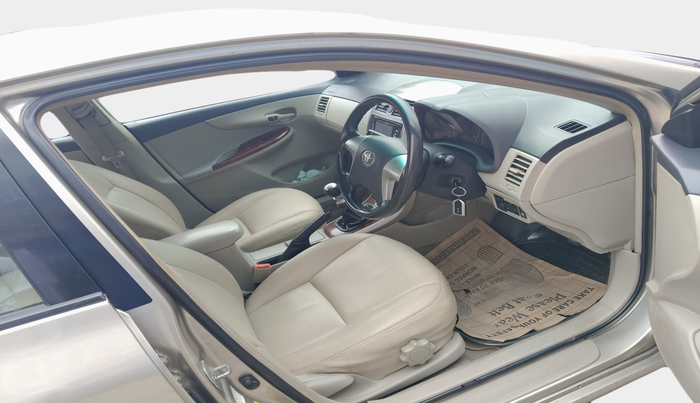 2013 Toyota Corolla Altis J PETROL, Petrol, Manual, 75,461 km, interior