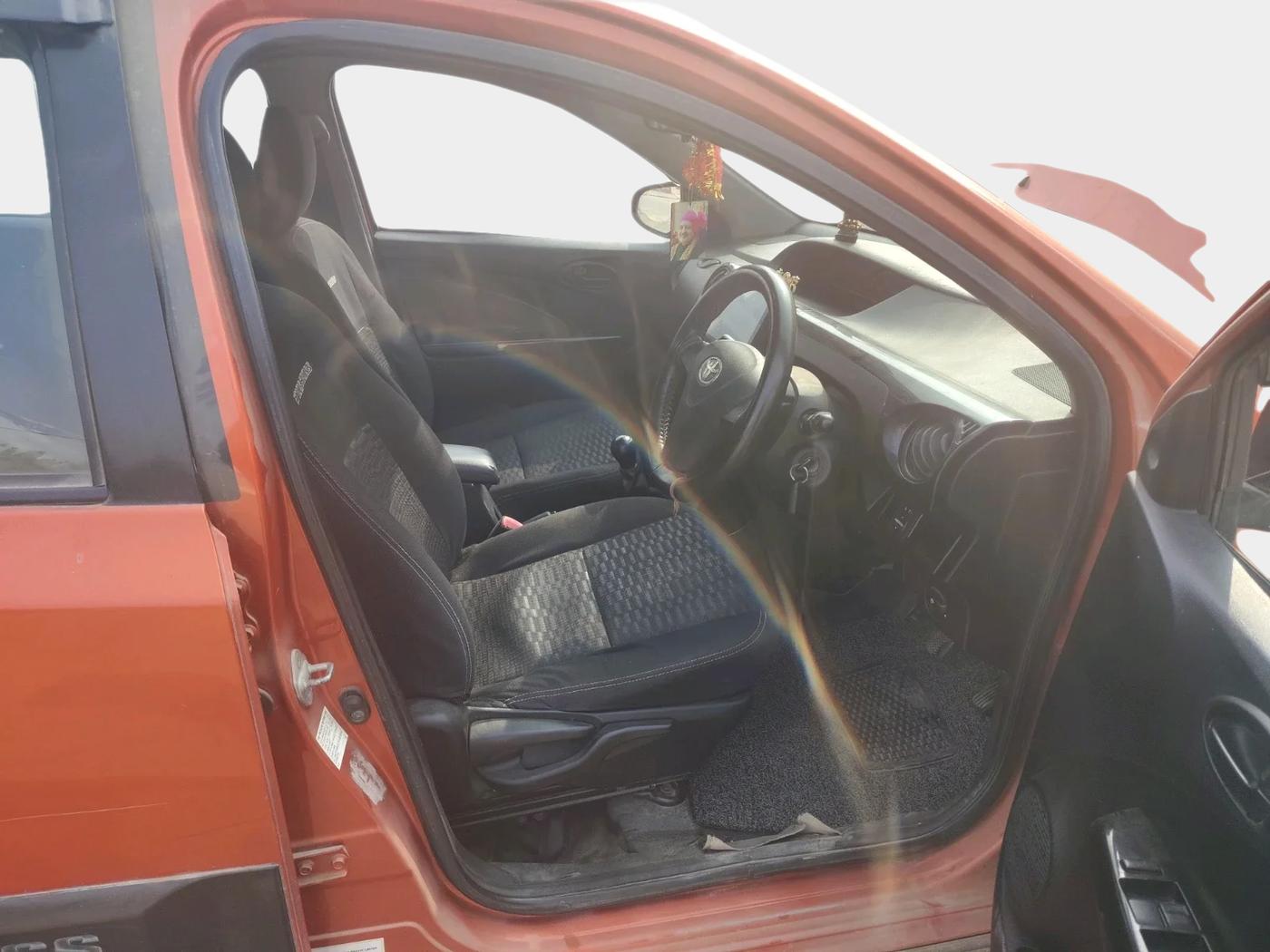 2016 Toyota Etios CROSS 1.2 G, Petrol, Manual, 93,640 km, interior