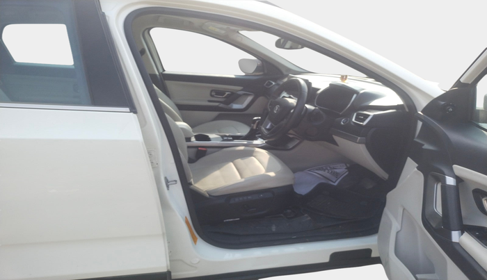 2023 Tata Safari XZA PLUS O 7STR, Diesel, Automatic, 31,332 km, interior