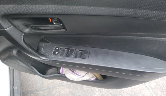 2021 Maruti Vitara Brezza LXI, Petrol, Manual, 56,679 km, interior