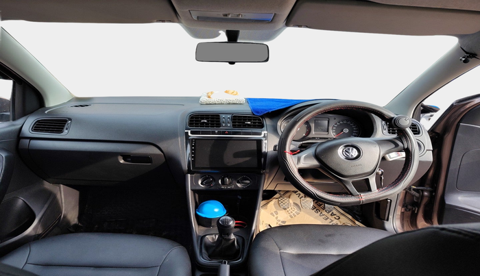 2016 Volkswagen Polo COMFORTLINE 1.2L, Petrol, Manual, 76,500 km, interior