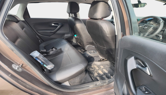 2016 Volkswagen Polo COMFORTLINE 1.2L, Petrol, Manual, 76,500 km, interior