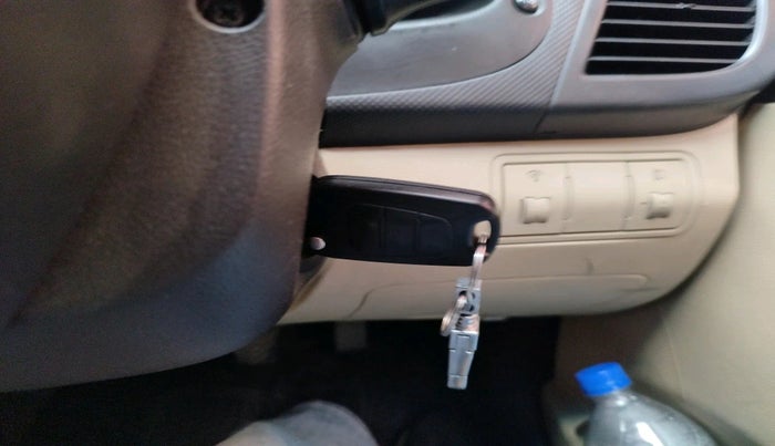 2011 Hyundai Verna FLUIDIC 1.6 VTVT SX, Petrol, Manual, 1,13,789 km, interior