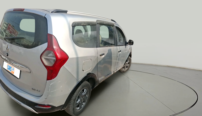 2016 Renault Lodgy 110 PS RXZ 7 STR, Diesel, Manual, 1,59,098 km, exterior