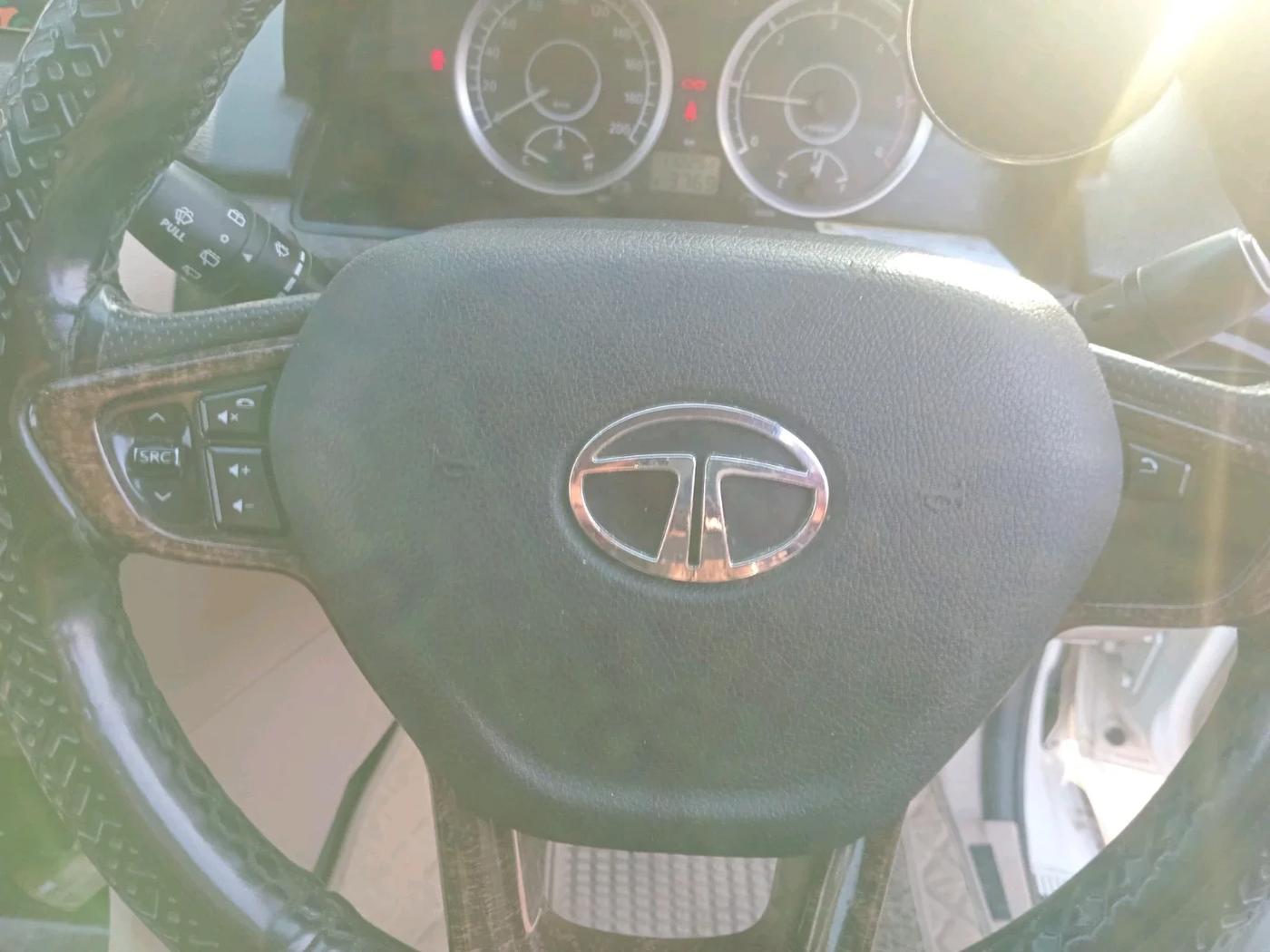 2015 Tata Safari Storme 2.2 EX 4X2, Diesel, Manual, 1,14,500 km, interior