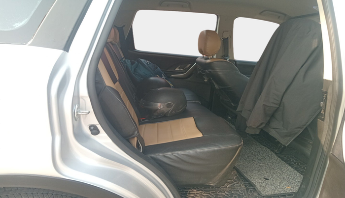 2020 Mahindra XUV500 W7, Diesel, Manual, 45,166 km, interior