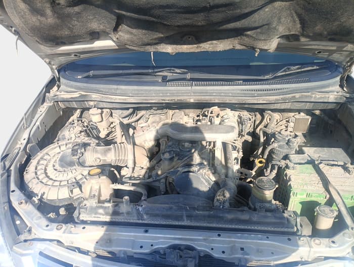 2011 Toyota Innova V 2.5 8 STR, Diesel, Manual, 2,73,738 km, exterior