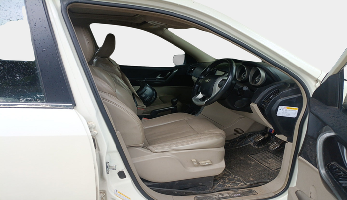 2016 Mahindra XUV500 W10, Diesel, Manual, 1,16,550 km, interior