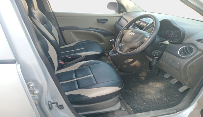 2013 Hyundai i10 ERA 1.1, Petrol, Manual, 1,17,486 km, interior