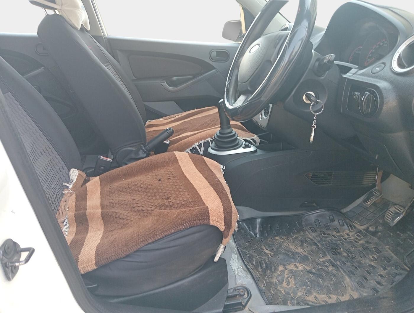 2010 Ford Figo EXI 1.4 DIESEL, Diesel, Manual, 2,00,371 km, interior