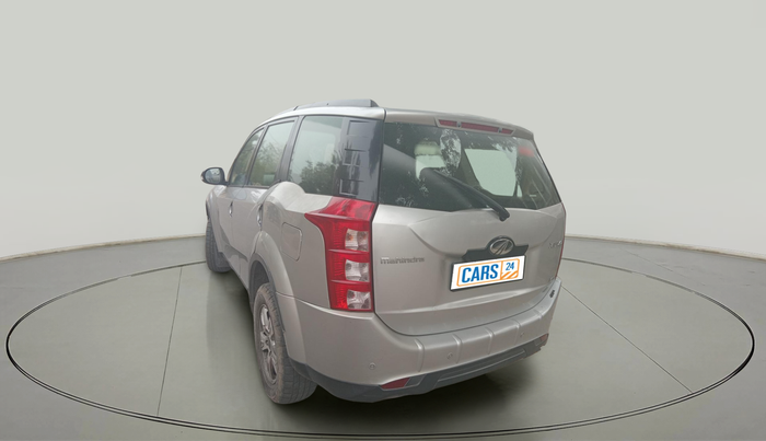 2015 Mahindra XUV500 W8, Diesel, Manual, 1,03,638 km, exterior