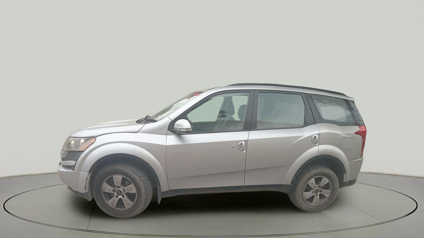 2015 Mahindra XUV500 W8, Diesel, Manual, 1,03,638 km, exterior