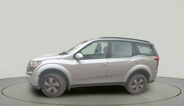 2015 Mahindra XUV500 W8, Diesel, Manual, 1,03,638 km, exterior