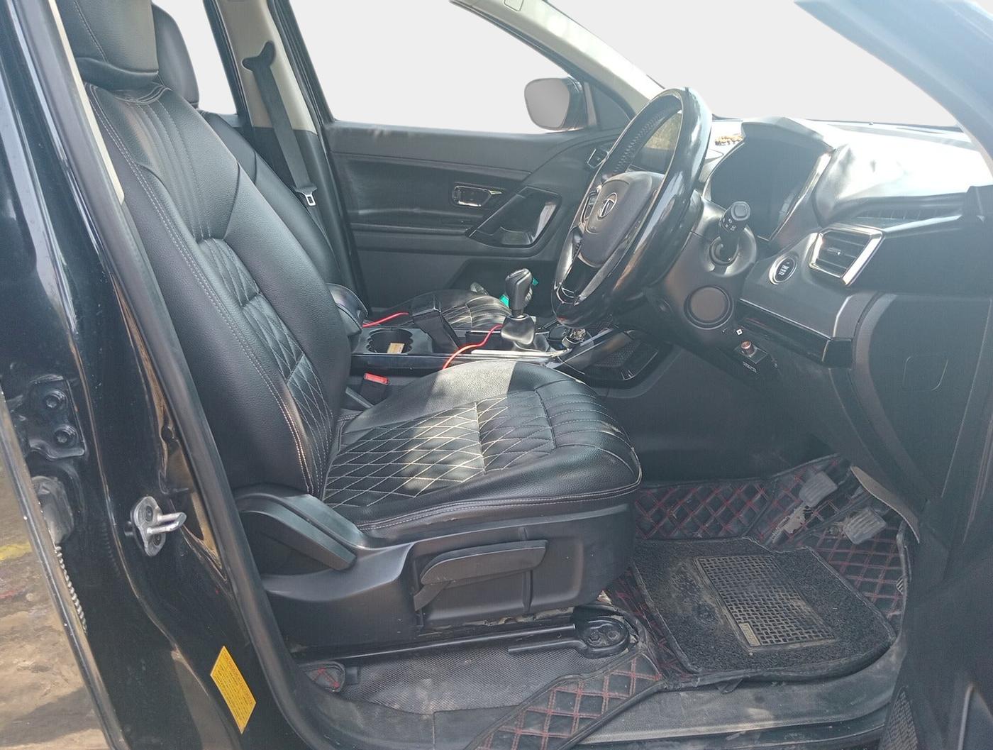2021 Tata Harrier XT PLUS 2.0L KRYOTEC DARK EDITON, Diesel, Manual, 1,11,462 km, interior