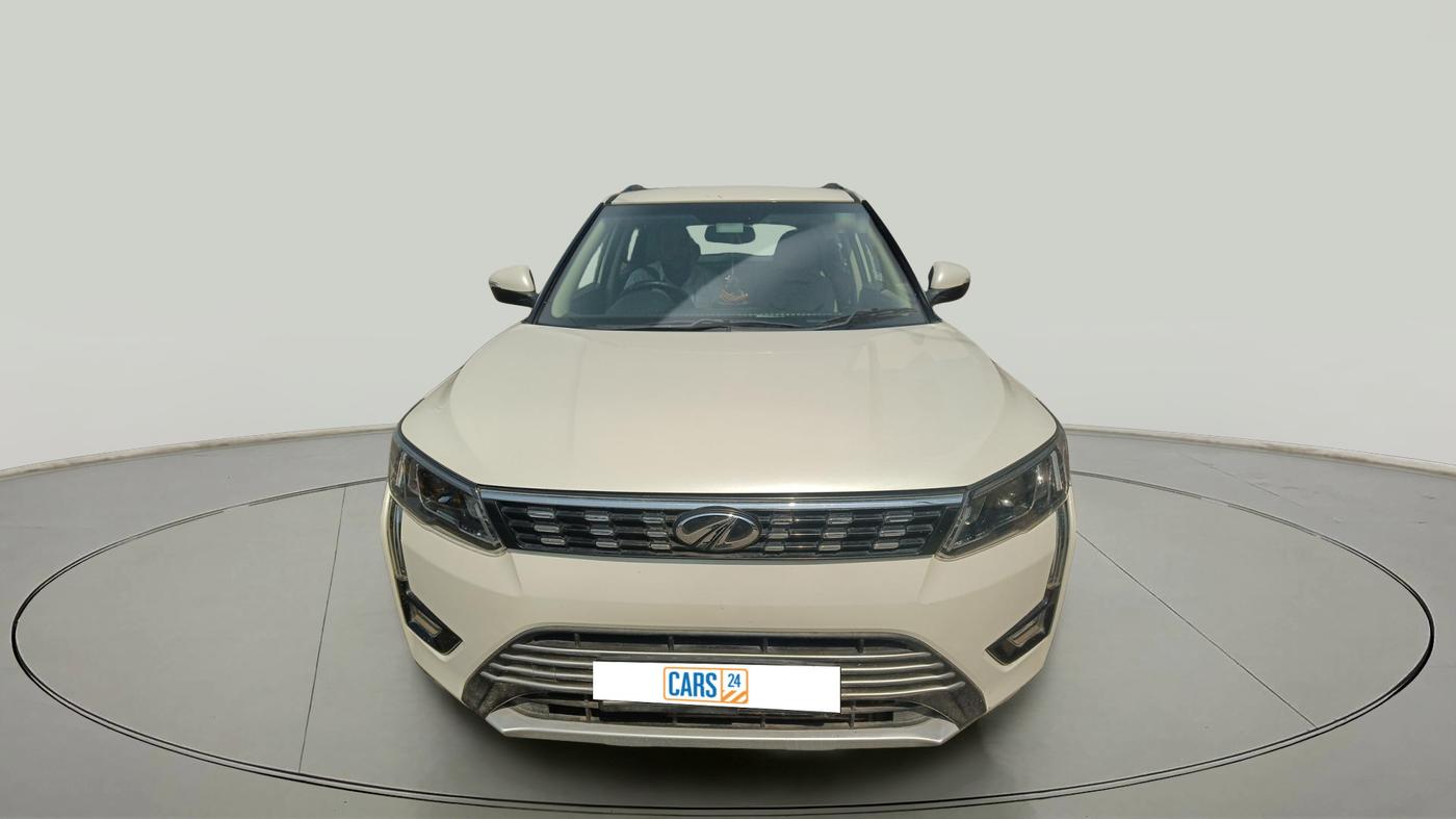 2022 Mahindra XUV300 W8 1.2 PETROL, Petrol, Manual, 42,380 km, exterior
