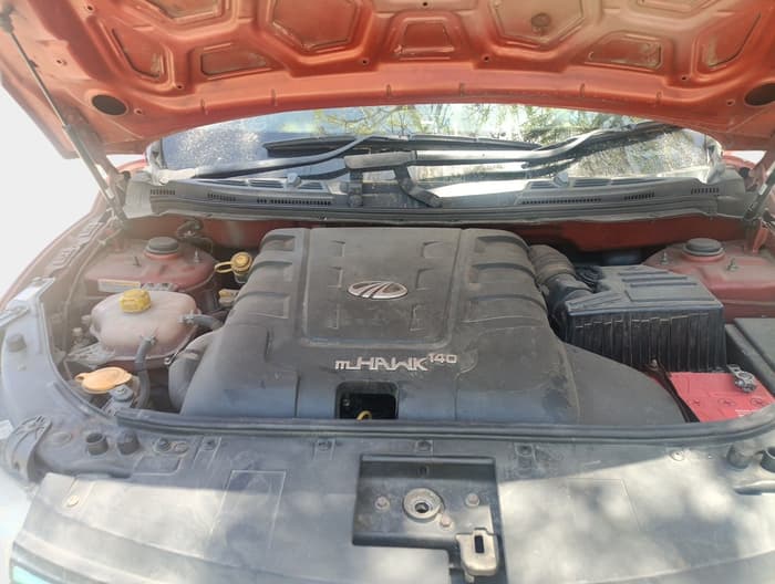 2017 Mahindra XUV500 W10 AT, Diesel, Automatic, 1,20,850 km, exterior