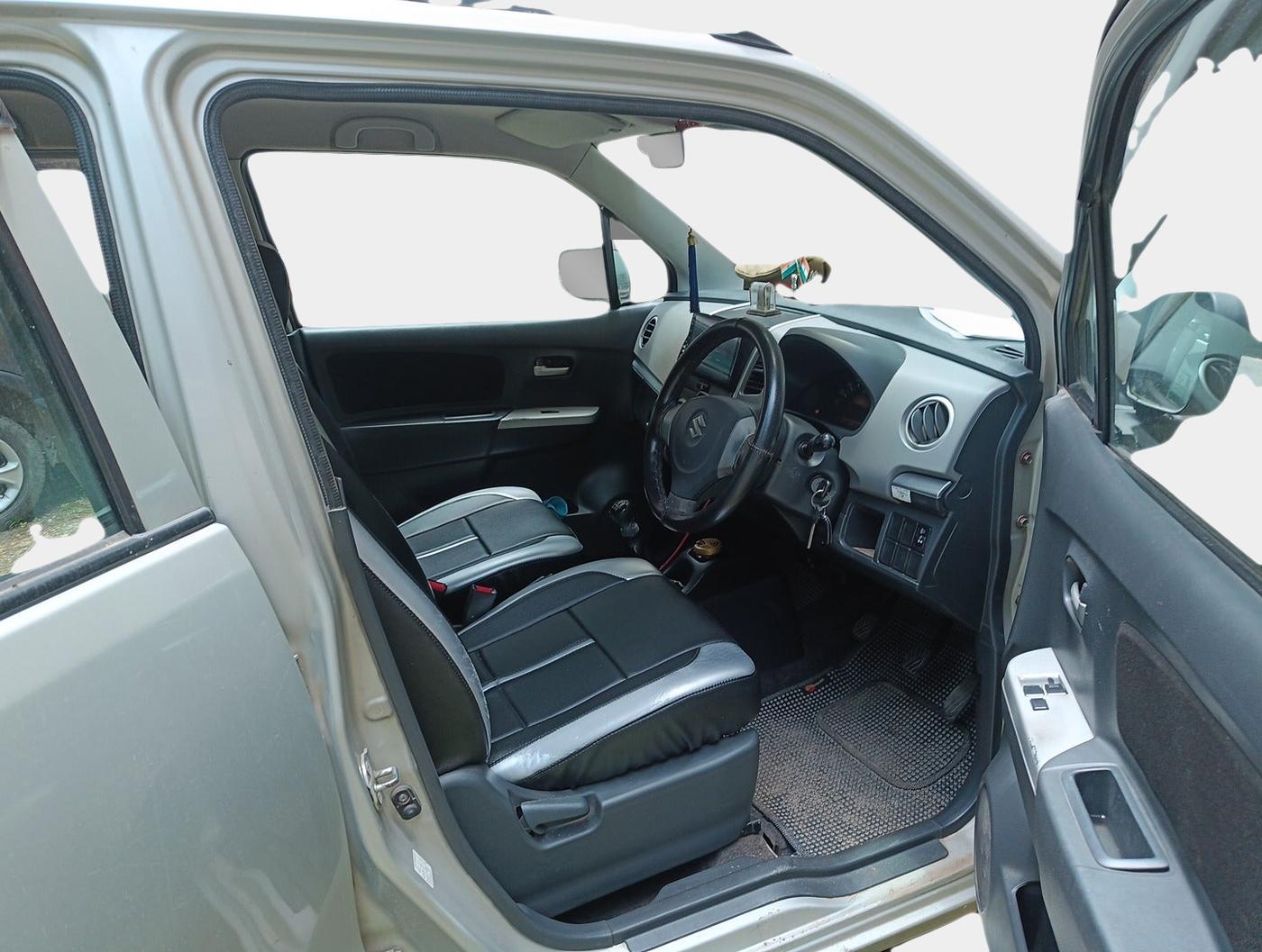 2011 Maruti Wagon R 1.0 LXI, Petrol, Manual, 1,13,593 km, interior