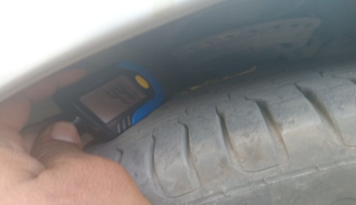 2012 Hyundai Verna FLUIDIC 1.6 CRDI SX, Diesel, Manual, 1,25,155 km, tyre