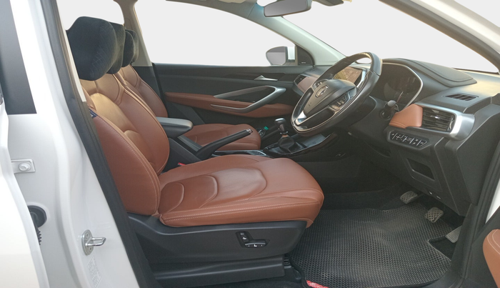 2022 MG HECTOR PLUS SHARP 1.5 PETROL TURBO HYBRID MT 6-STR, Petrol, Manual, 25,819 km, interior