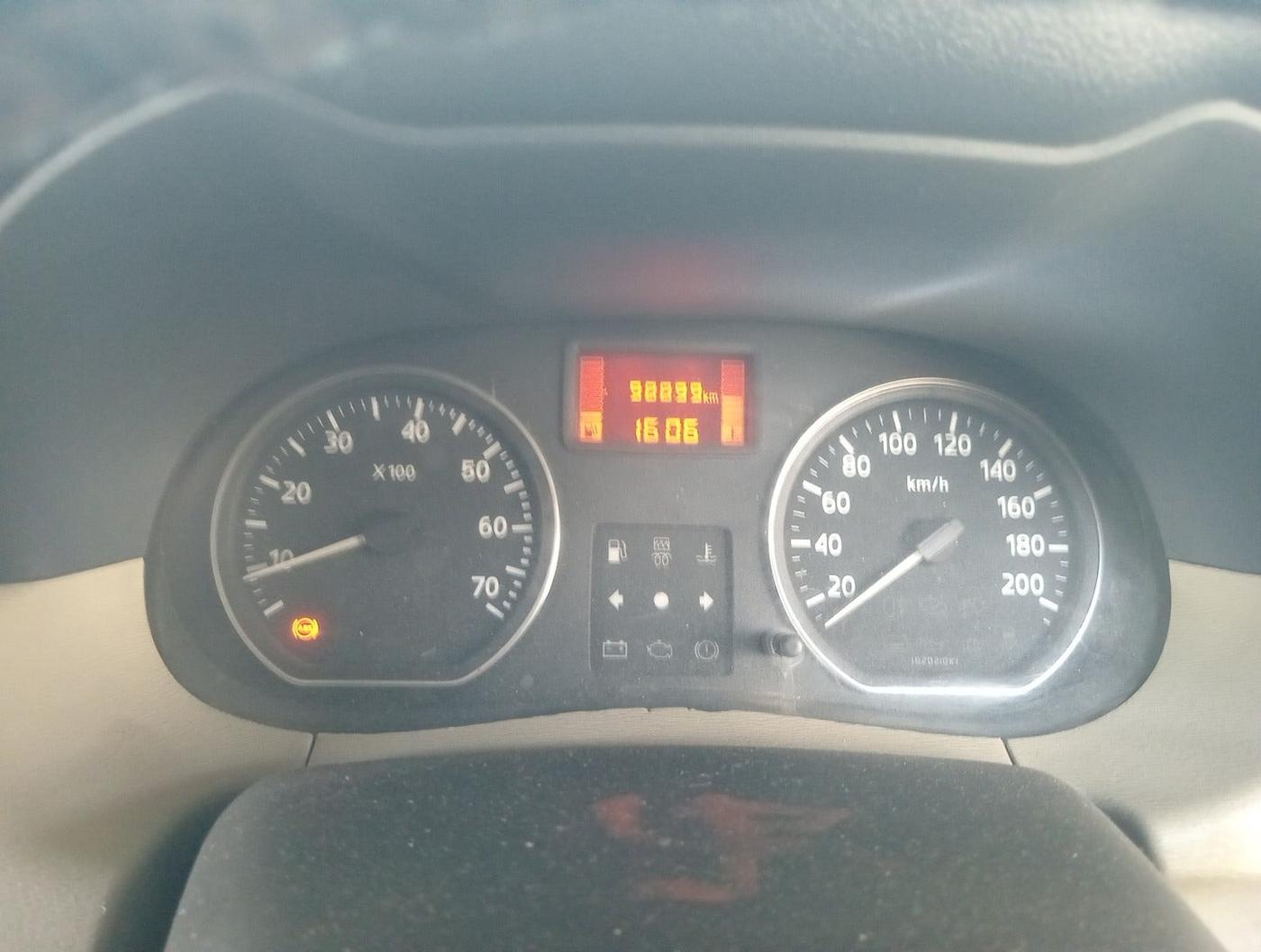2014 Nissan Terrano XL (D), Diesel, Manual, 98,899 km, interior