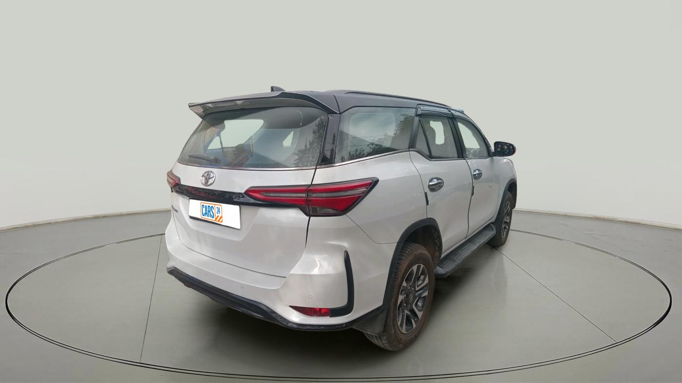 2024 Toyota Fortuner 4X2 AT 2.8 LEGENDER, Diesel, Automatic, 7,194 km, exterior