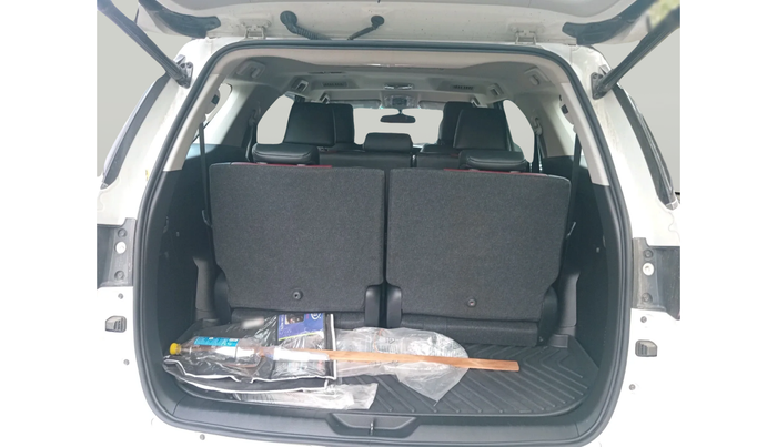 2024 Toyota Fortuner 4X2 AT 2.8 LEGENDER, Diesel, Automatic, 7,194 km, exterior