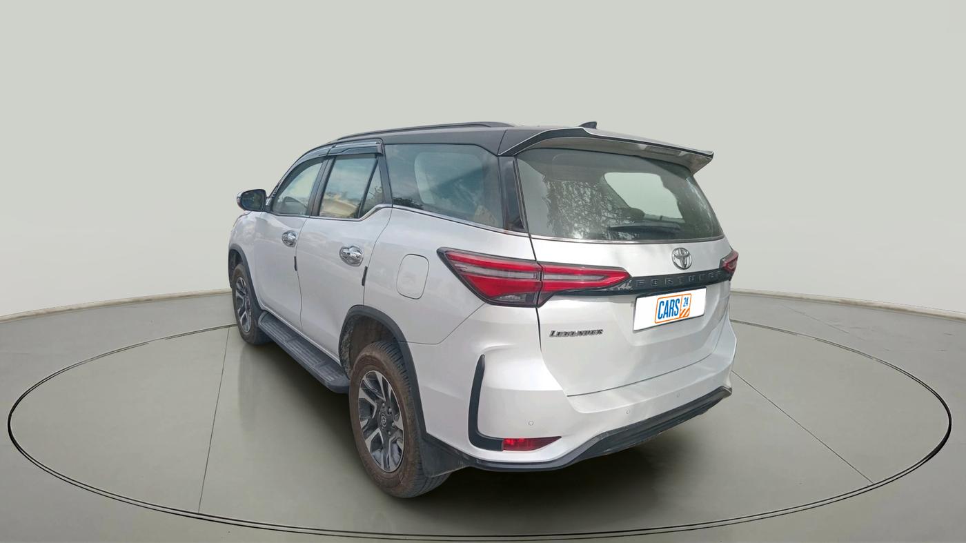 2024 Toyota Fortuner 4X2 AT 2.8 LEGENDER, Diesel, Automatic, 7,194 km, exterior