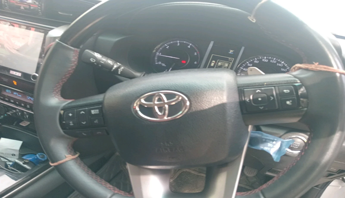 2024 Toyota Fortuner 4X2 AT 2.8 LEGENDER, Diesel, Automatic, 7,194 km, interior