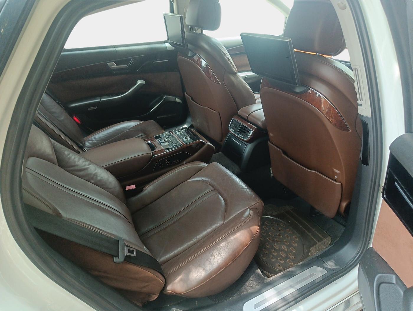 2011 Audi A8L 3.0 TDI QUATTRO, Diesel, Automatic, 94,900 km, interior