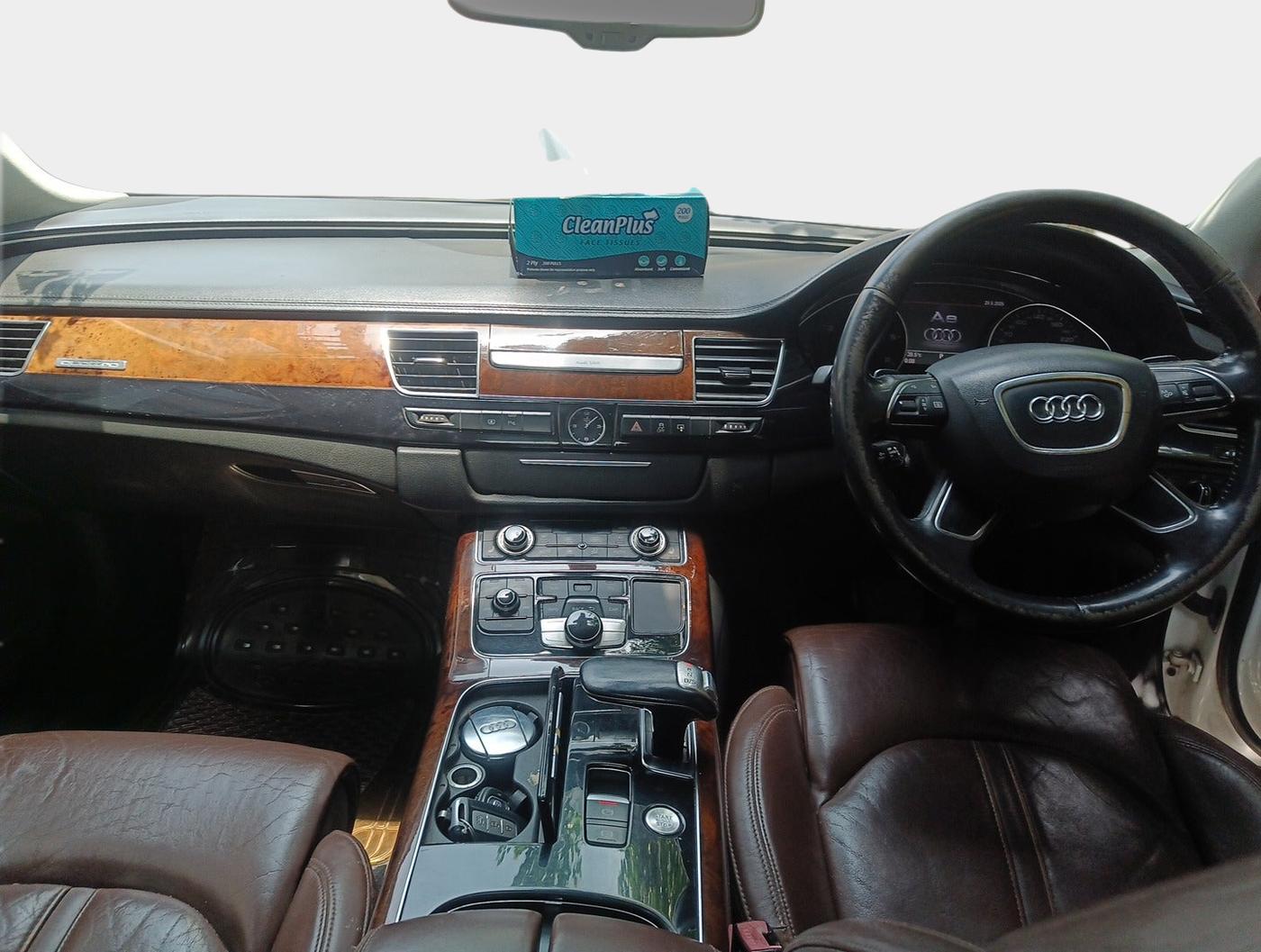2011 Audi A8L 3.0 TDI QUATTRO, Diesel, Automatic, 94,900 km, interior