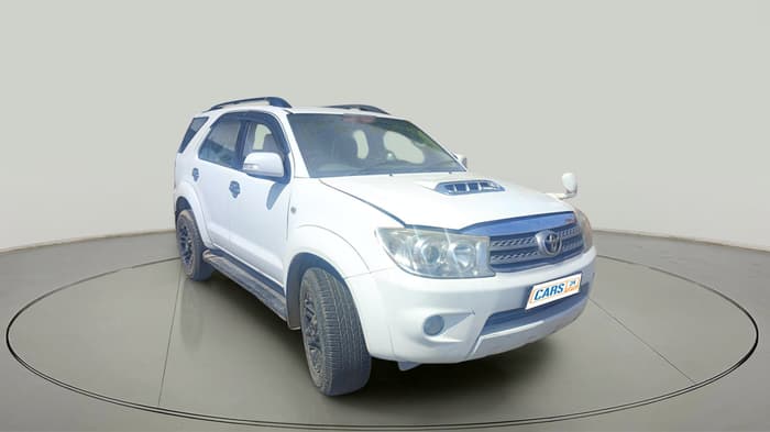 2011 Toyota Fortuner 3.0 4X2 MT, Diesel, Manual, 1,57,093 km, exterior