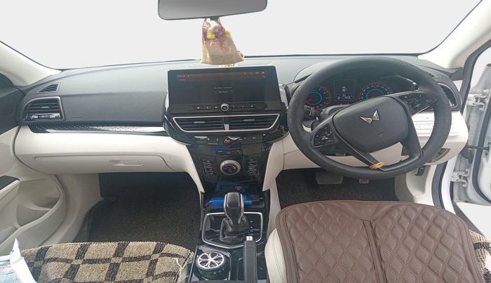 2024 Mahindra XUV 3XO MX3 1.2 L TCMPFI AT, Petrol, Automatic, 7,751 km, interior