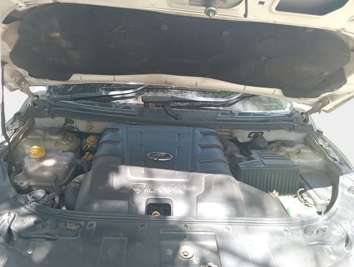 2016 Mahindra XUV500 W6, Diesel, Manual, 1,32,406 km, exterior