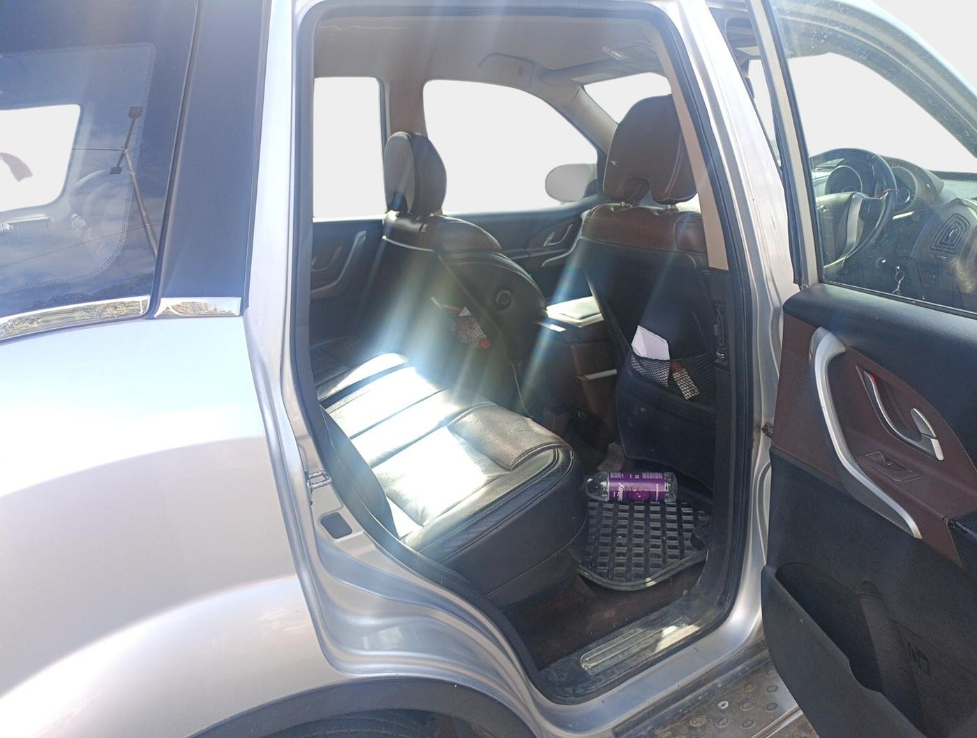 2012 Mahindra XUV500 W8, Diesel, Manual, 94,545 km, interior