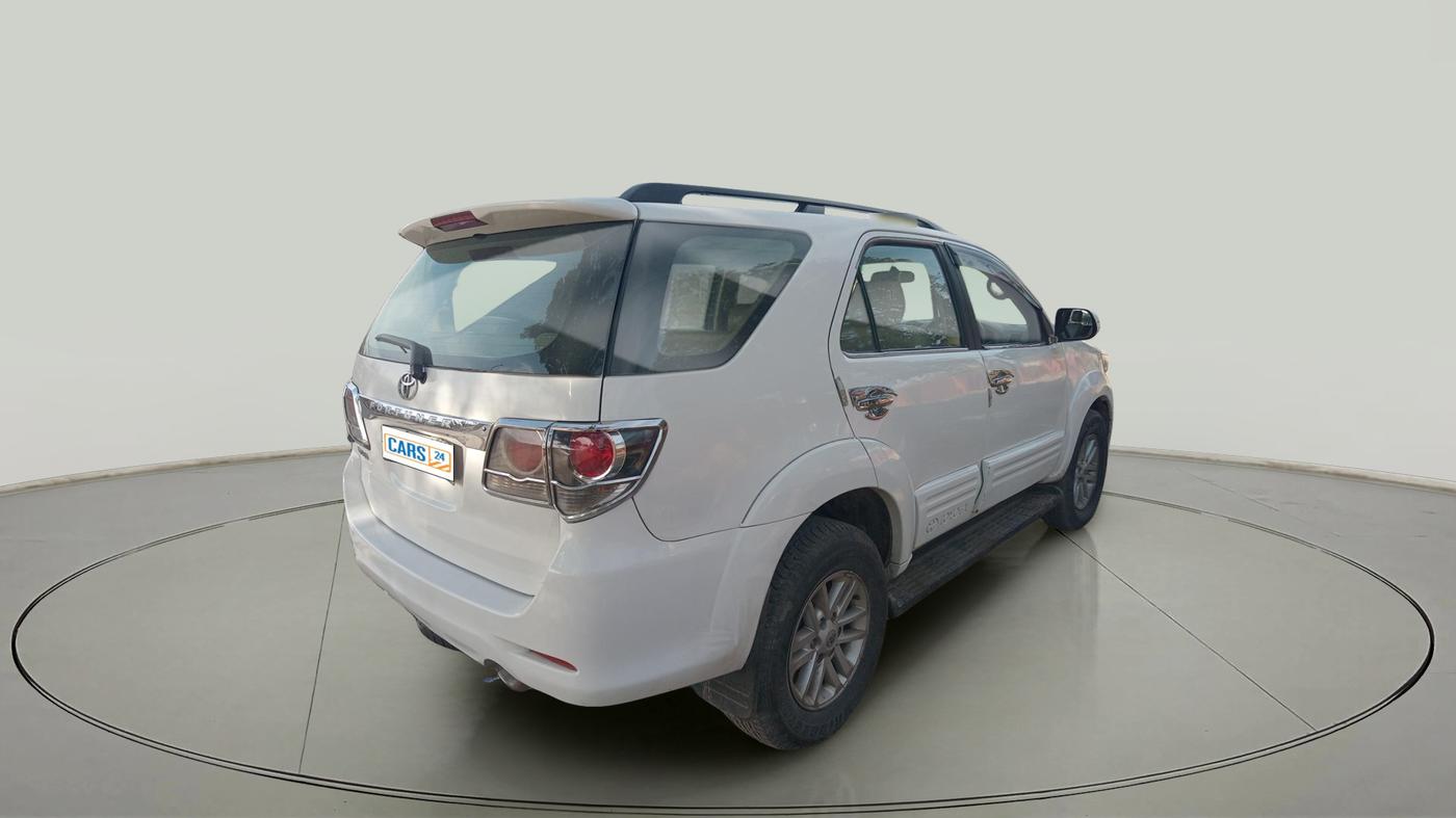 2013 Toyota Fortuner 3.0 4X2 AT, Diesel, Automatic, 1,58,996 km, exterior