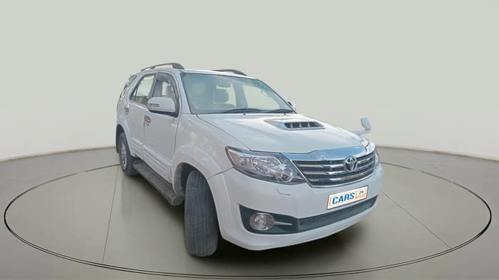 2013 Toyota Fortuner 3.0 4X2 AT, Diesel, Automatic, 1,58,996 km, exterior