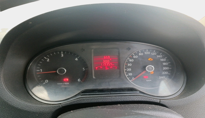 2012 Volkswagen Polo COMFORTLINE 1.2L, Diesel, Manual, 1,19,354 km, interior