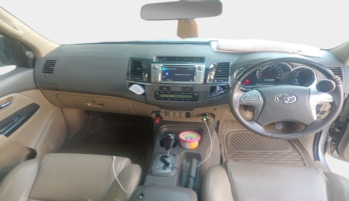 2012 Toyota Fortuner 3.0 4X2 AT, Diesel, Automatic, 1,23,116 km, interior