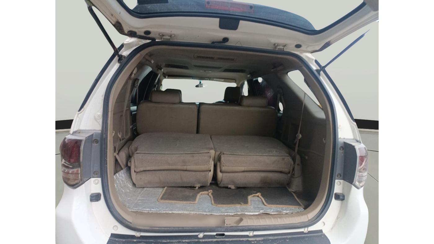 2014 Toyota Fortuner 3.0 4X2 MT, Diesel, Manual, 94,146 km, exterior