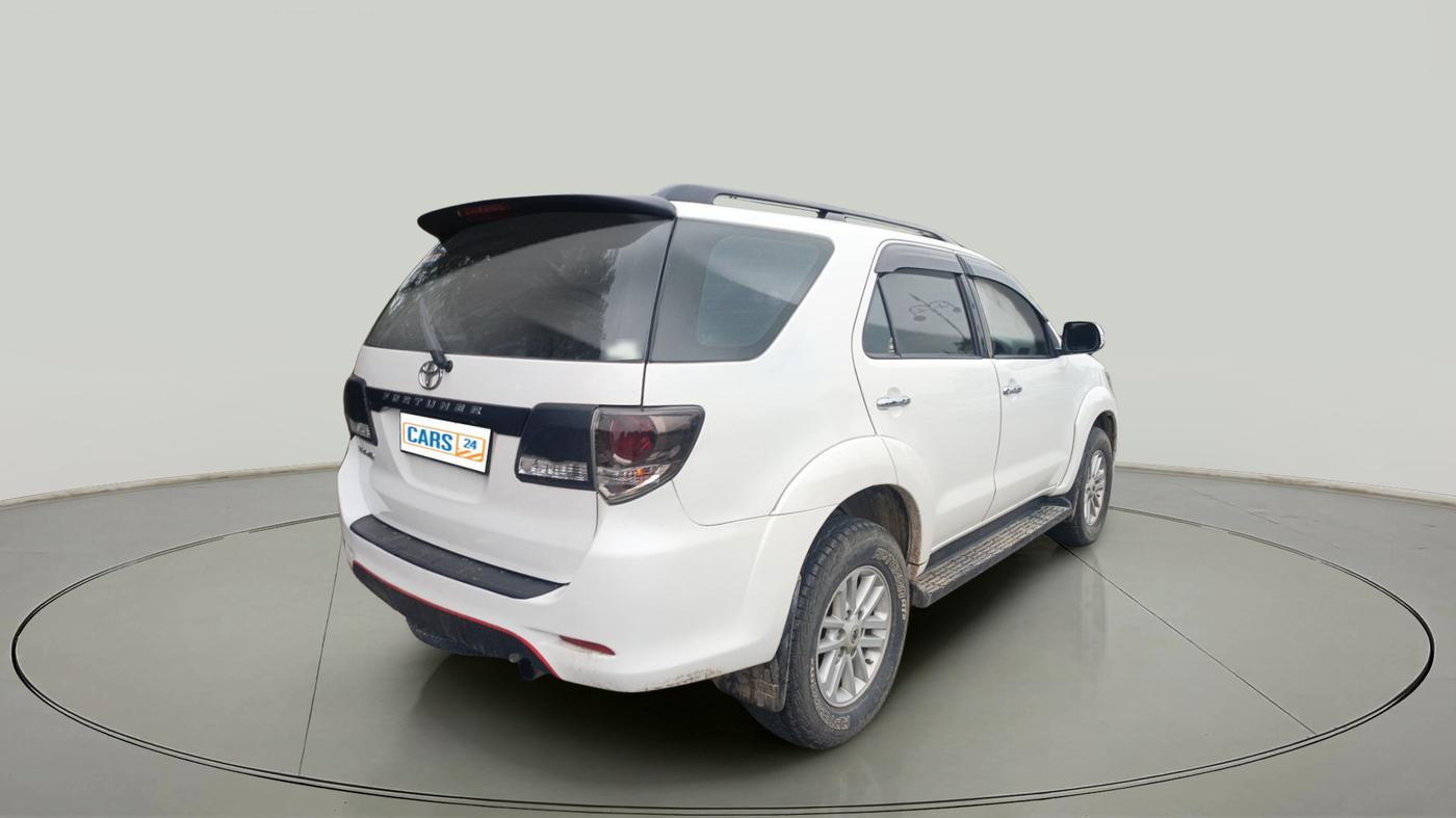 2014 Toyota Fortuner 3.0 4X2 MT, Diesel, Manual, 94,146 km, exterior