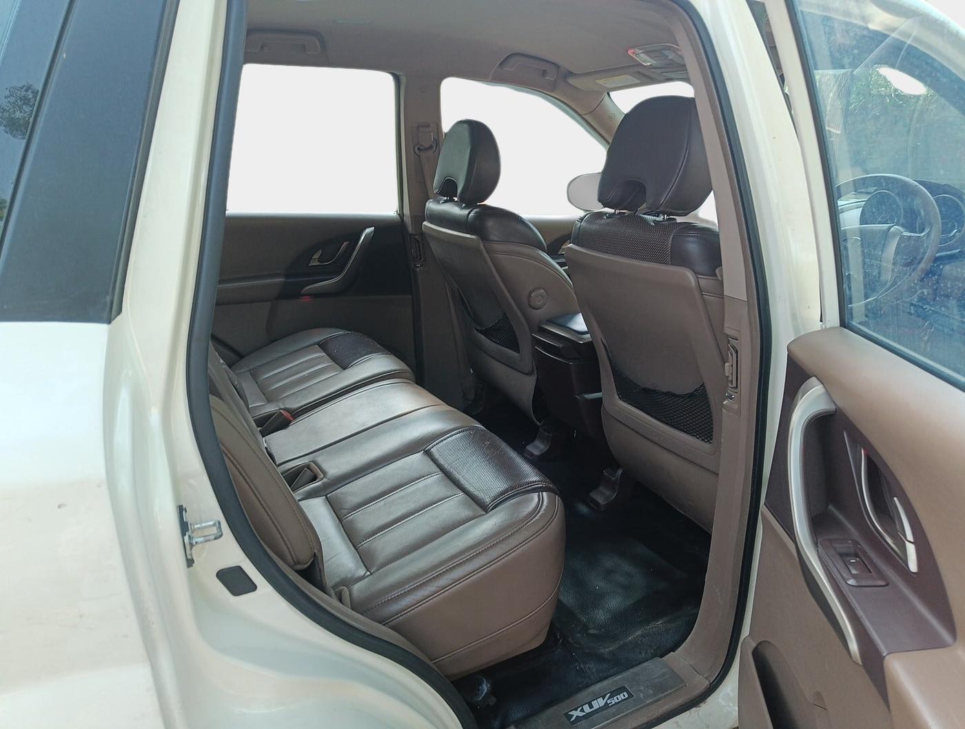 2015 Mahindra XUV500 W8, Diesel, Manual, 1,91,000 km, interior