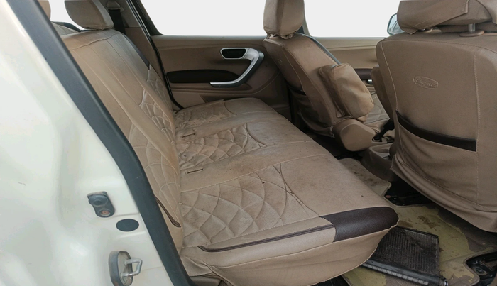 2016 Mahindra TUV300 T8, Diesel, Manual, 1,38,300 km, interior