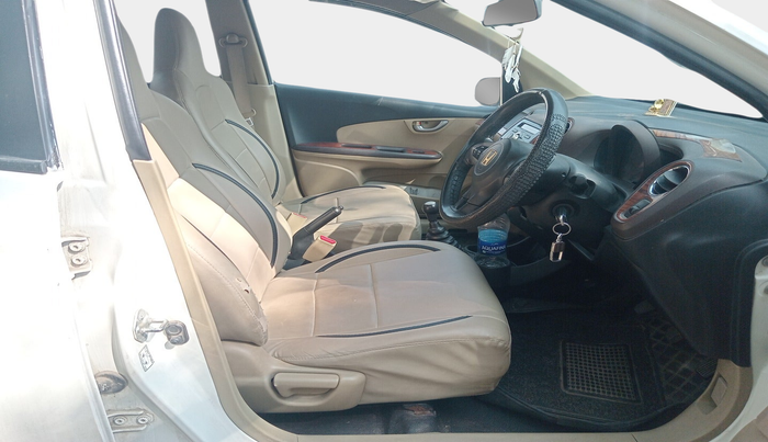 2013 Honda Brio V MT, Petrol, Manual, 68,280 km, interior