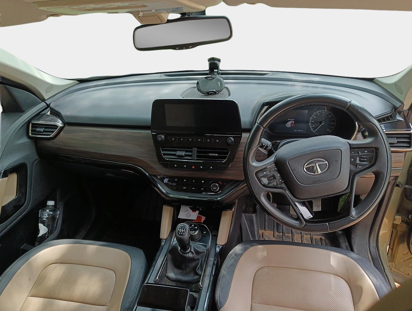 2022 Tata Harrier XZ PLUS 2.0L KAZIRANGA, Diesel, Manual, 53,977 km, interior