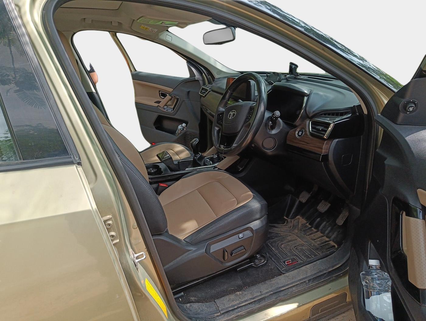 2022 Tata Harrier XZ PLUS 2.0L KAZIRANGA, Diesel, Manual, 53,977 km, interior