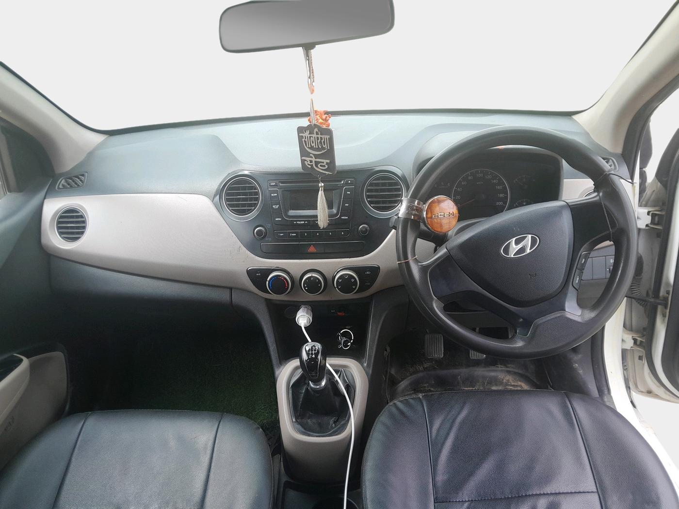 2014 Hyundai Grand i10 SPORTZ 1.1 CRDI, Diesel, Manual, 79,495 km, interior